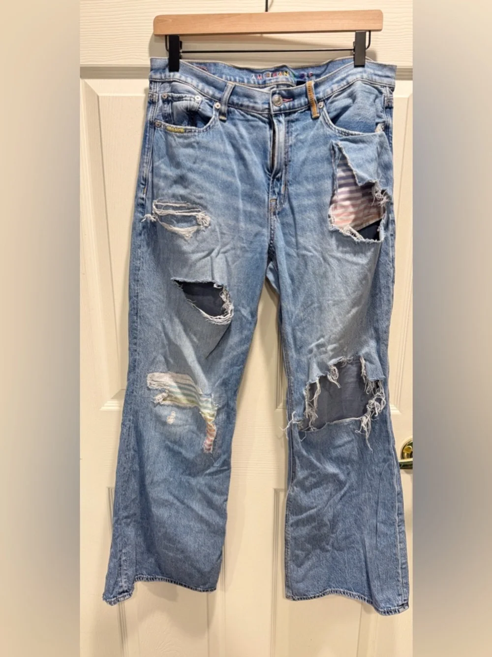 AE Pride Strigid Ripped Low-Rise Baggy Flare Jean-Size 6 - Picture 6 of 16